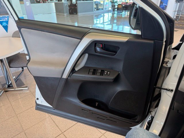 Used 2015 Toyota RAV4 LE AWD/4WD image 20