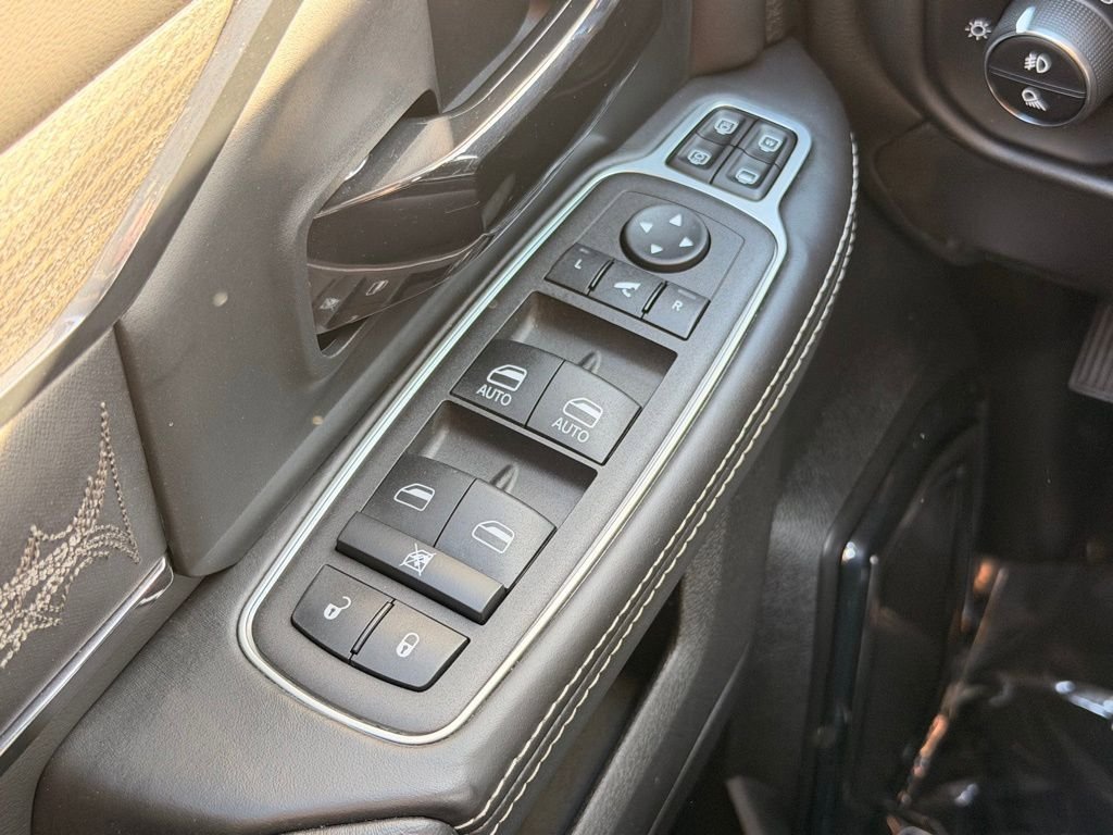 Used 2024 RAM 2500 Limited AWD/4WD image 29