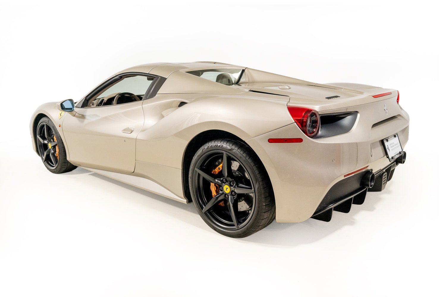 Used 2018 Ferrari 488 Spider RWD image 4