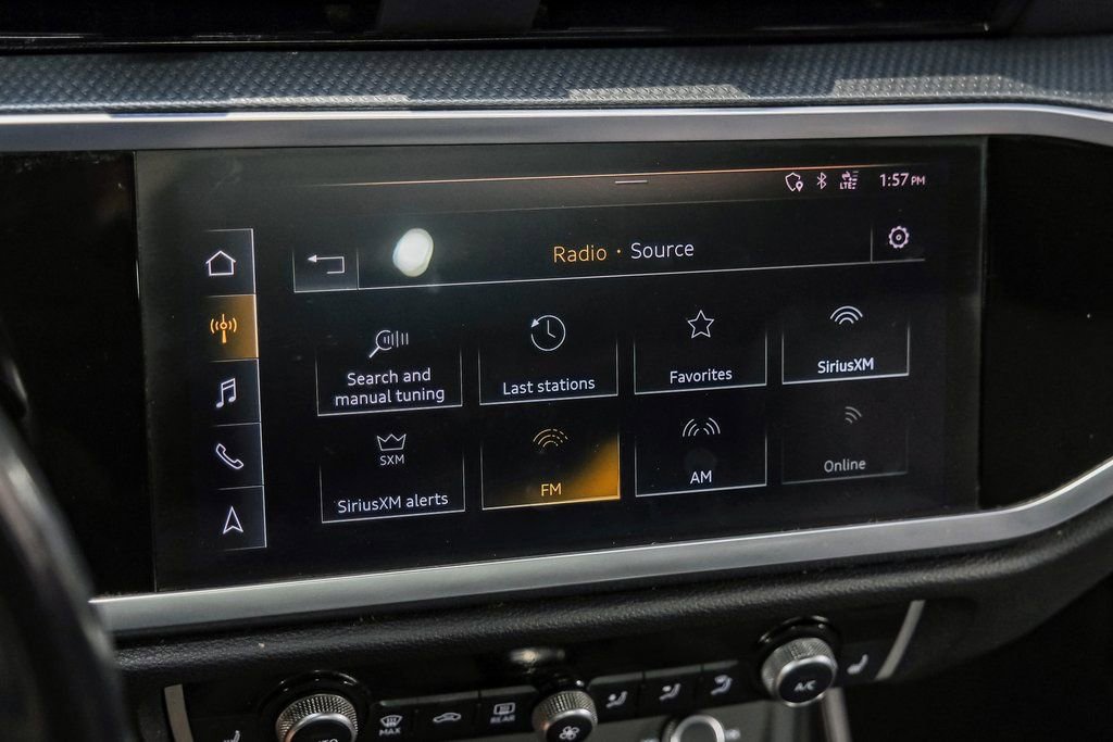 Used 2020 Audi Q3 2.0T Premium Plus w/ Premium Plus Package image 32