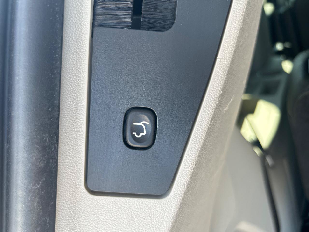 Used 2020 Dodge Grand Caravan SXT FWD image 24