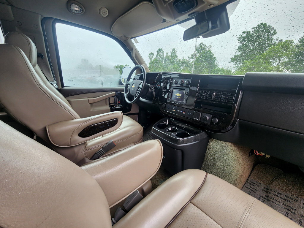 Used 2019 Chevrolet Express 2500 w/ Enhanced Convenience Package RWD image 47