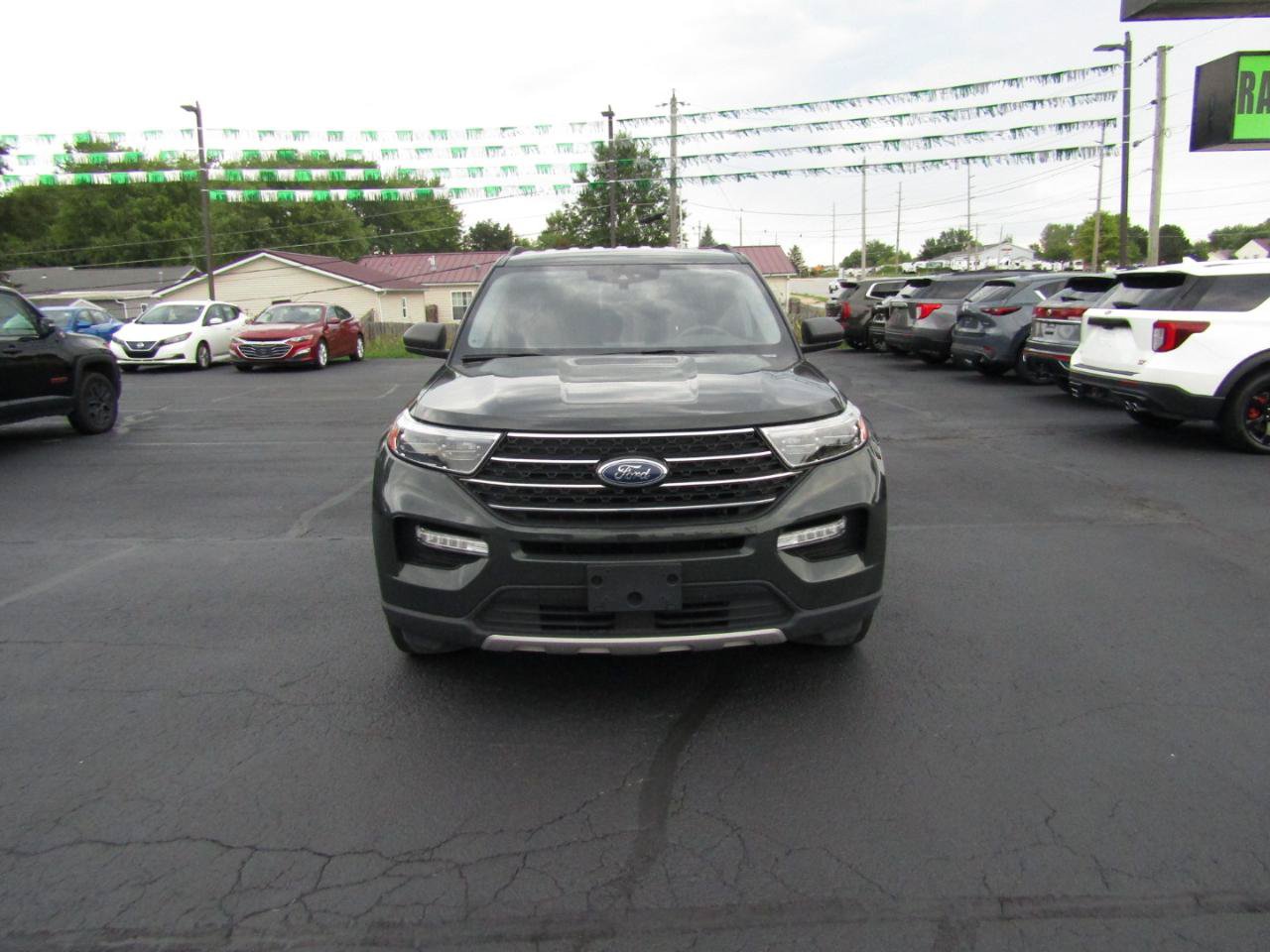 Used 2023 Ford Explorer XLT w/ Equipment Group 202A AWD/4WD image 2