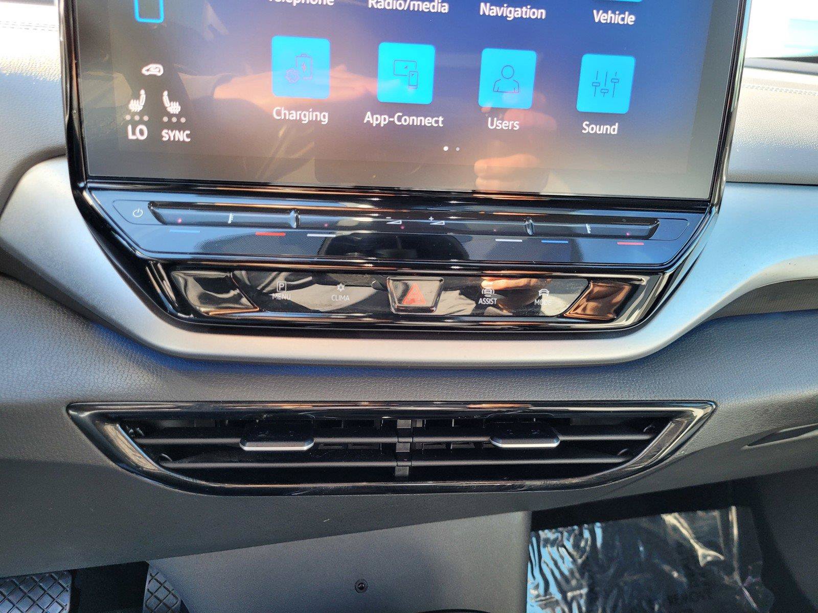 Certified 2023 Volkswagen ID.4 Pro AWD/4WD image 26