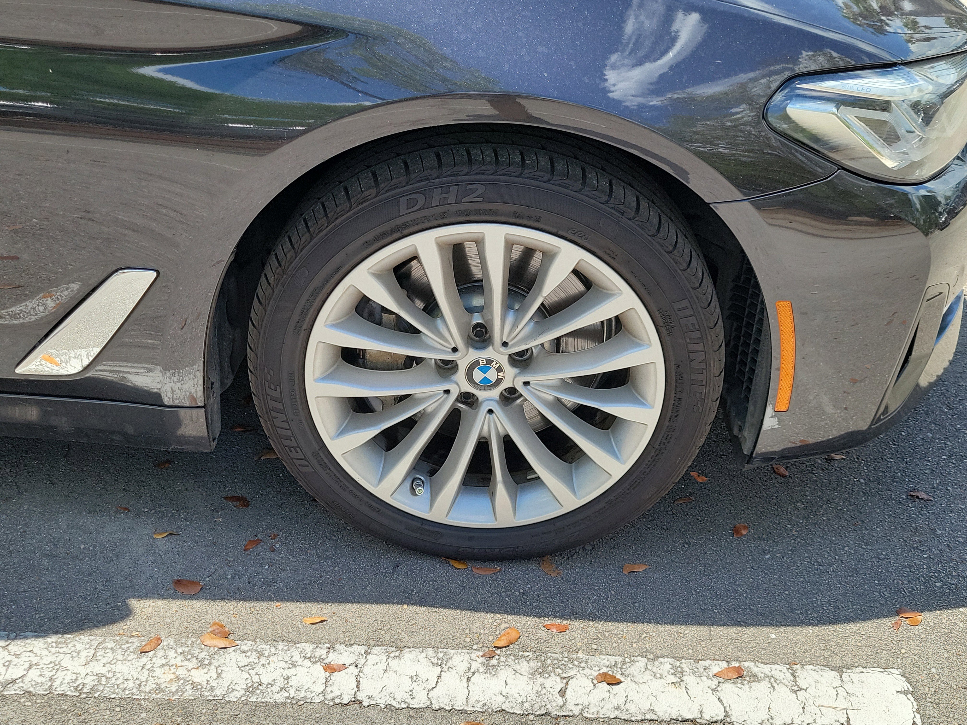 Used 2023 BMW 530i w/ Premium Package RWD image 6