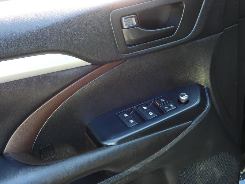 Used 2017 Toyota Highlander Plus image 48