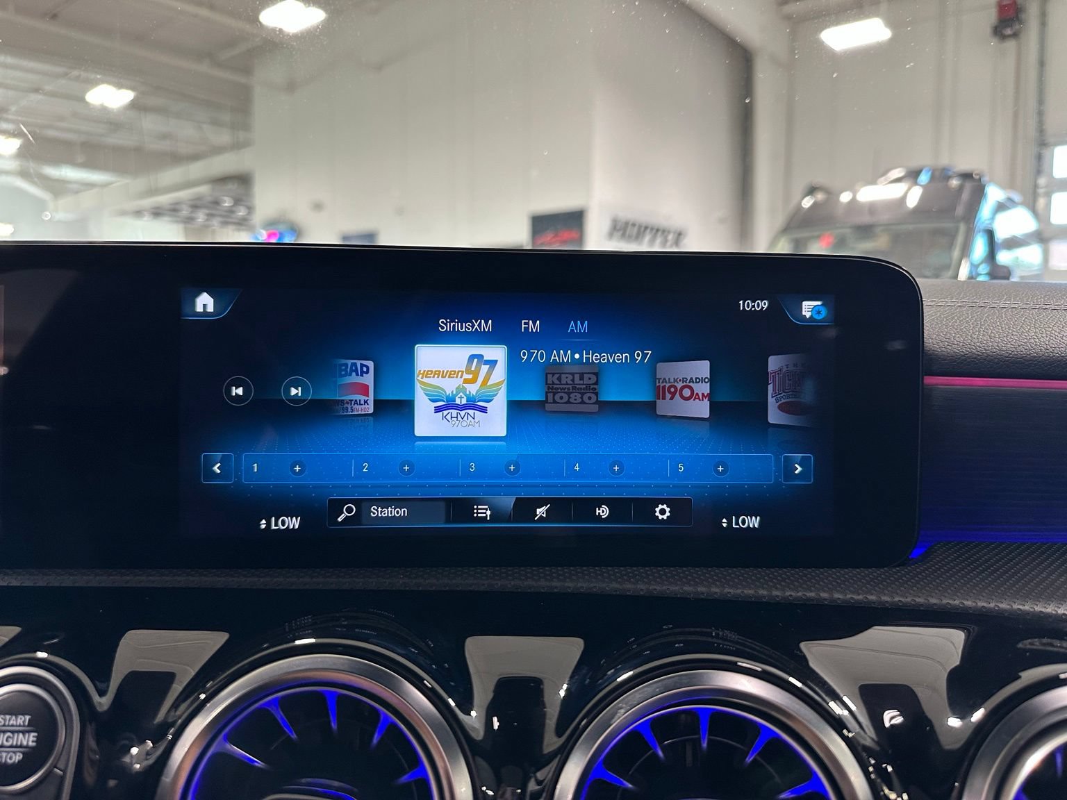 Used 2023 Mercedes-Benz CLA 250 4MATIC image 26