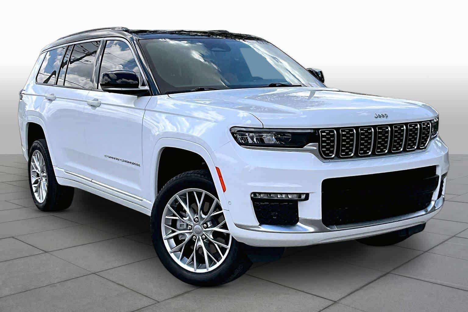 Used 2024 Jeep Grand Cherokee L Summit w/ Advanced Protech Group IV AWD/4WD image 3