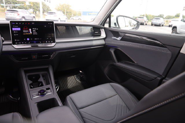 Used 2026 Volkswagen Tiguan SE FWD image 24