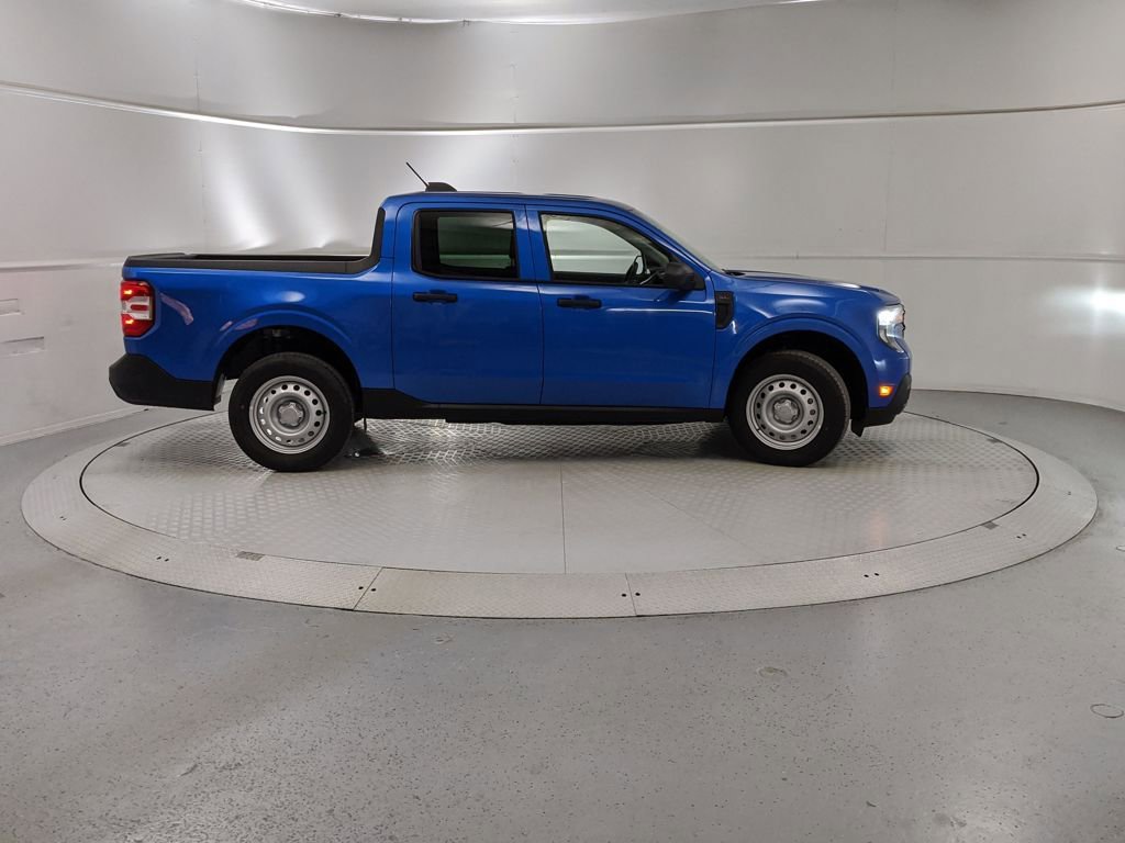 New 2025 Ford Maverick XL image 2