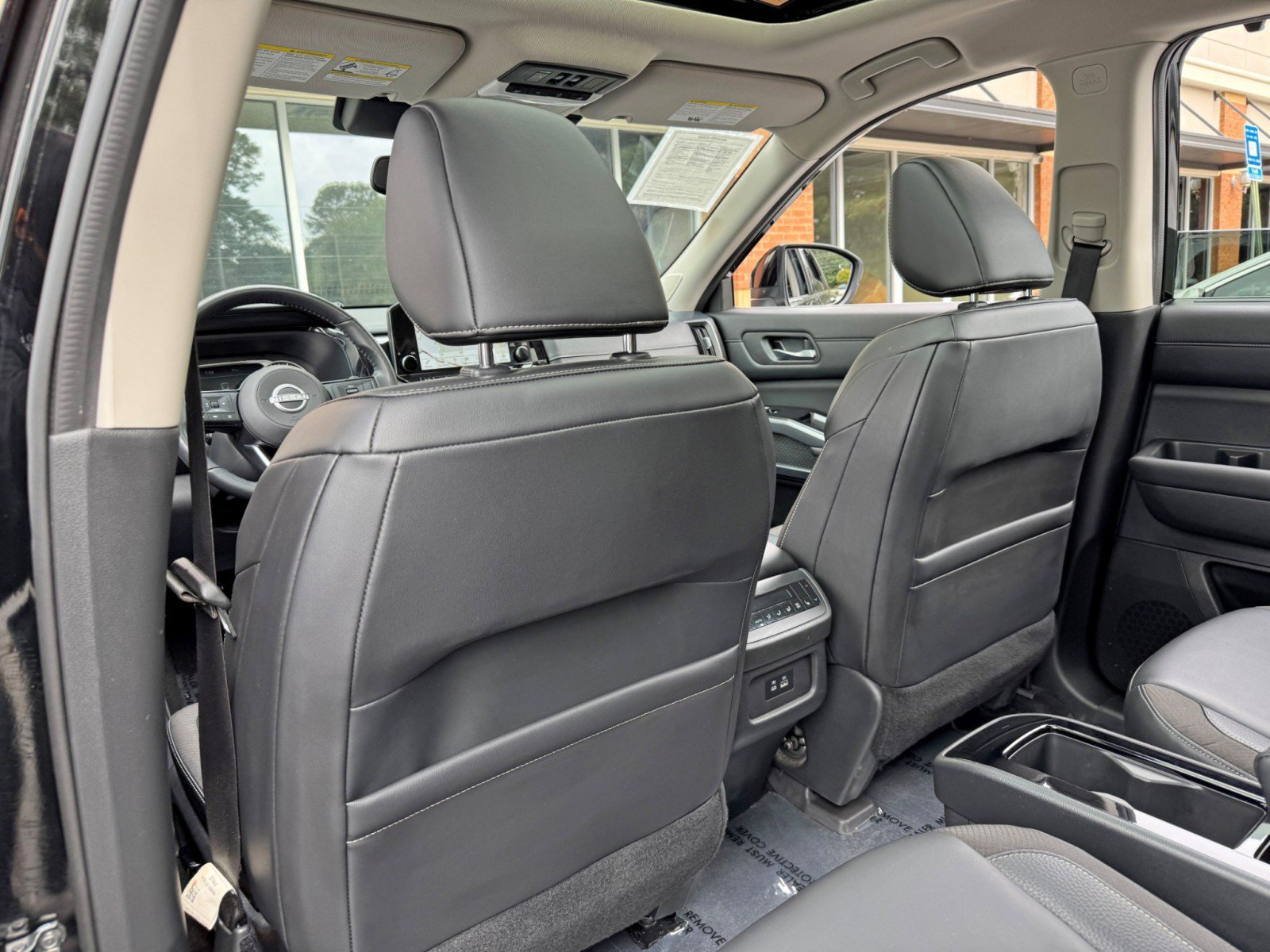 Used 2022 Nissan Pathfinder SL w/ SL Premium Package FWD image 33