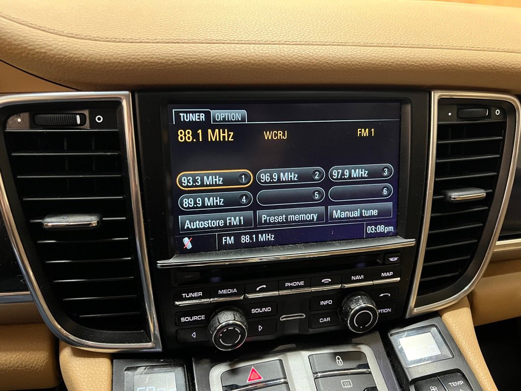 Used 2013 Porsche Panamera 4 image 23