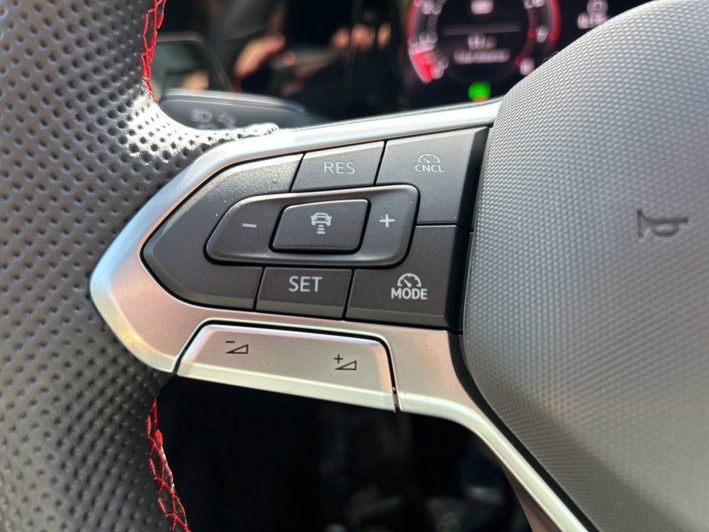 New 2026 Volkswagen GTI SE FWD image 27