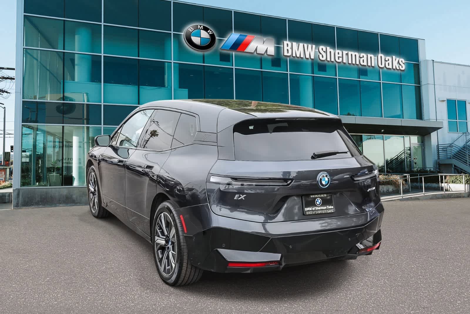 Certified 2023 BMW iX xDrive50 w/ Sport Package AWD/4WD image 6