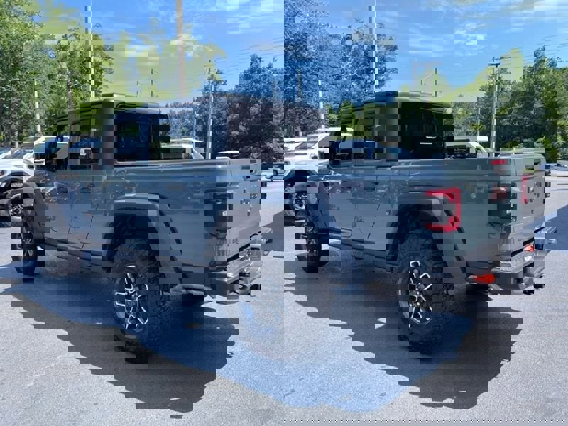 Used 2024 Jeep Gladiator Mojave w/ Technology Group image 11