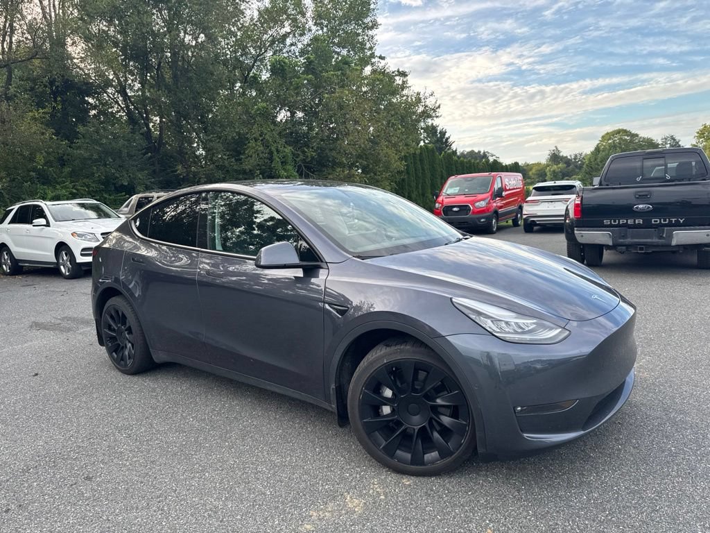 Used 2022 Tesla Model Y Long Range AWD/4WD image 1