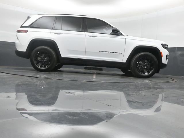 New 2025 Jeep Grand Cherokee Altitude image 37