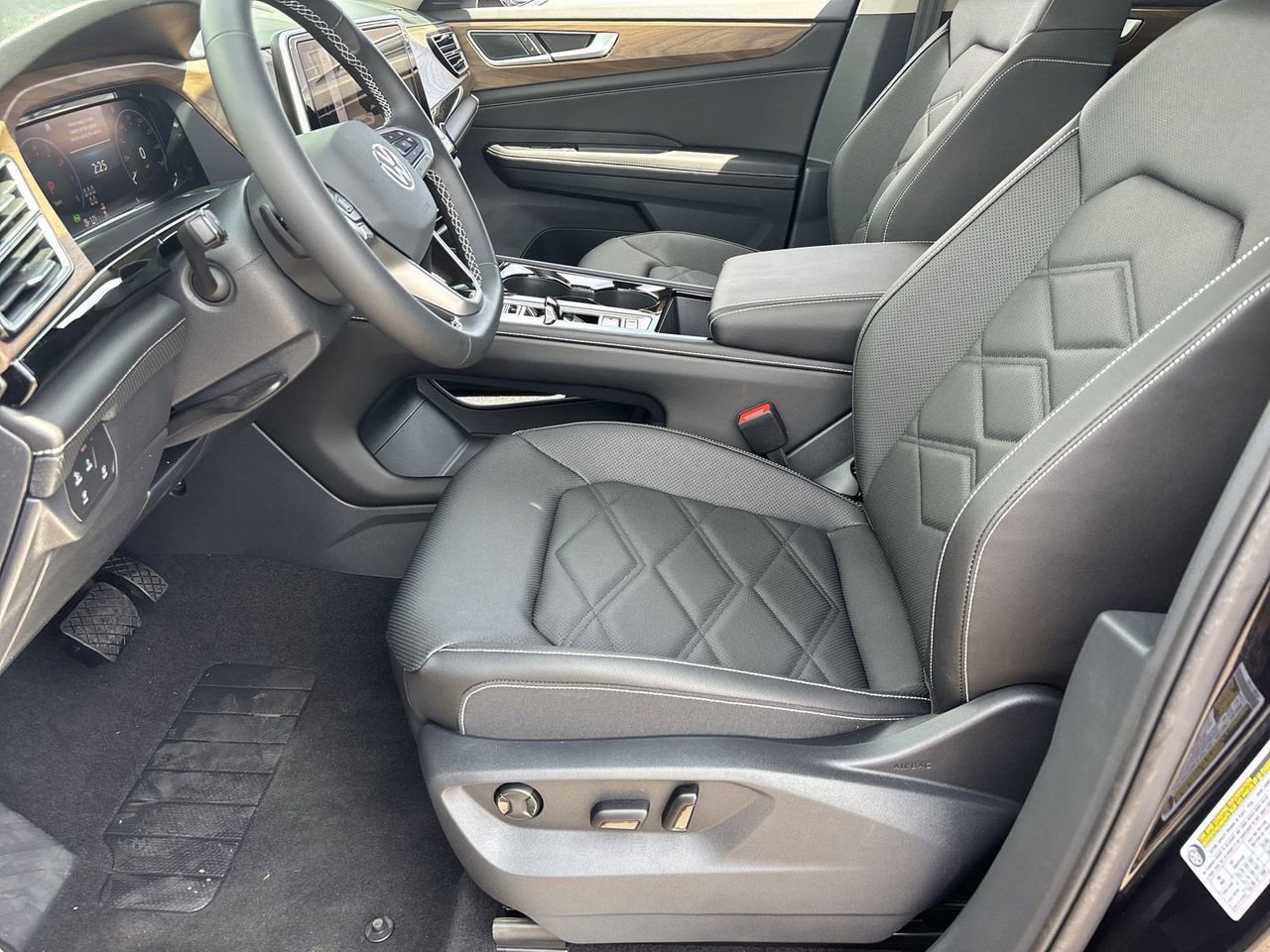 New 2026 Volkswagen Atlas SE image 15