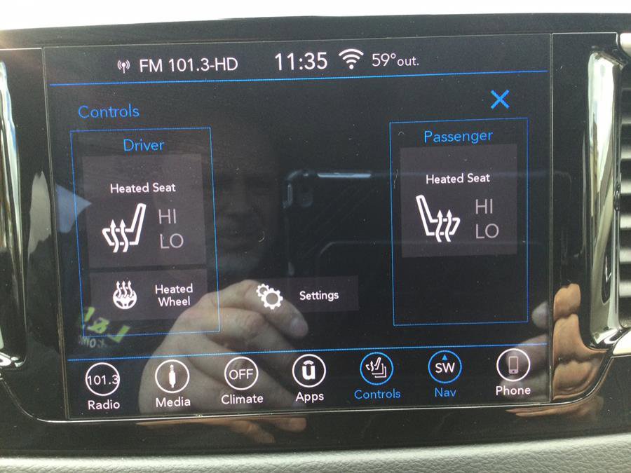 Used 2019 Chrysler Pacifica Touring-L image 14