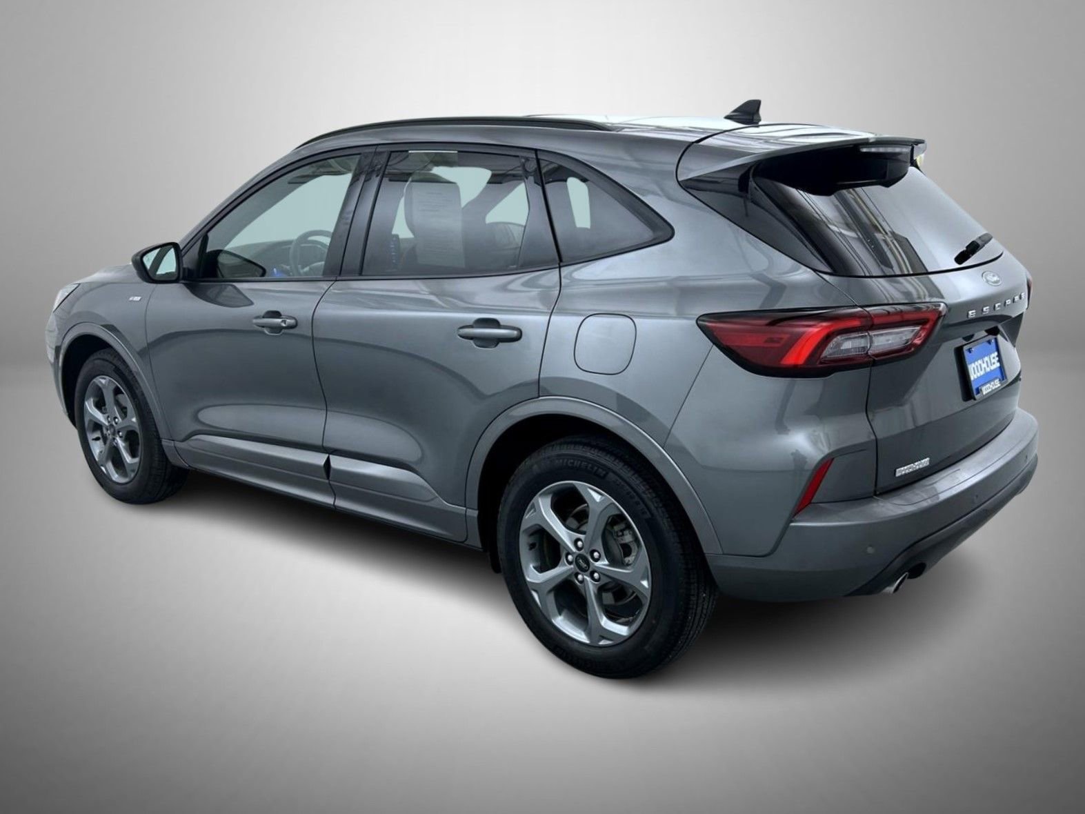 Used 2023 Ford Escape ST-Line w/ Tech Pack #1 AWD/4WD image 7