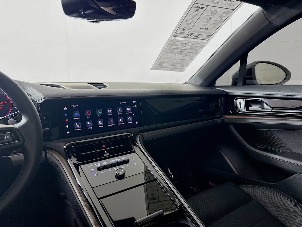 Used 2024 Porsche Panamera RWD image 26