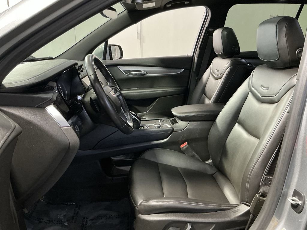 Used 2023 Cadillac XT6 Luxury image 14