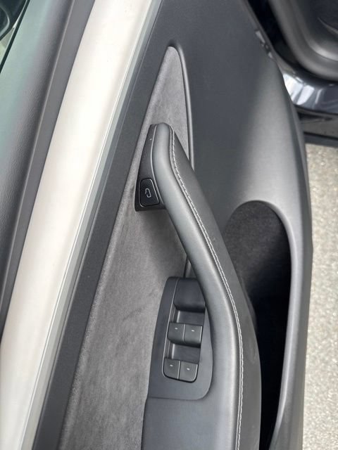 Used 2024 Tesla Model Y 2WD image 16