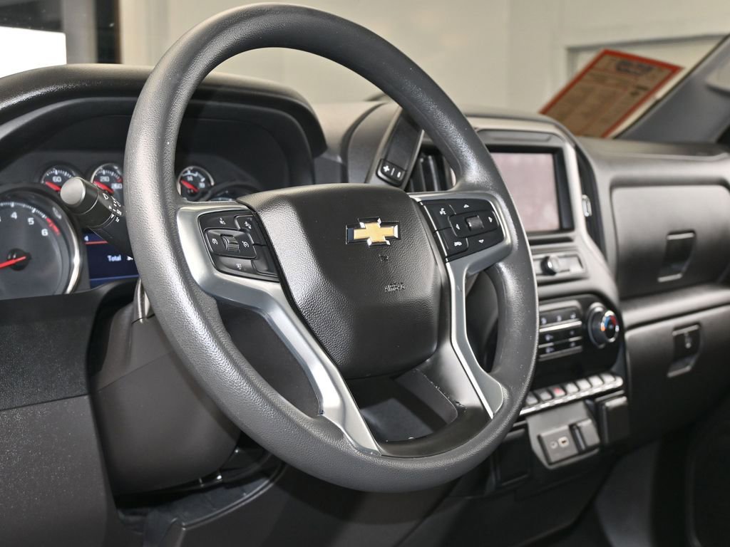 Used 2022 Chevrolet Silverado 1500 Custom w/ Safety Confidence Package image 14