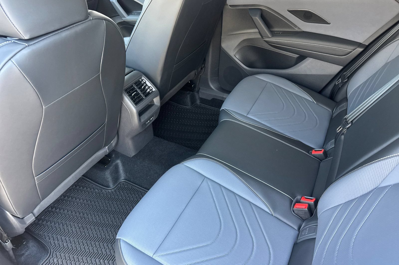 New 2026 Volkswagen Tiguan SE AWD/4WD image 12