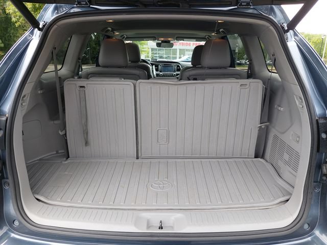 Used 2018 Toyota Highlander XLE AWD/4WD image 37