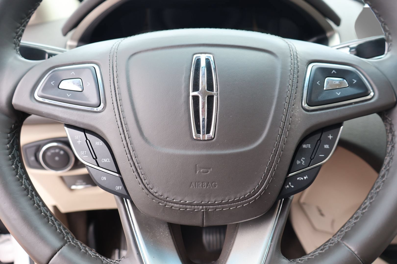 Used 2019 Lincoln MKZ Premiere FWD image 20