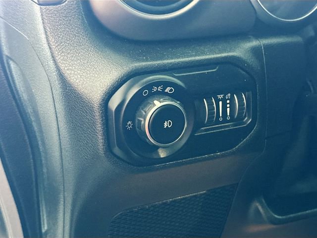 Used 2019 Jeep Wrangler Unlimited Sport AWD/4WD image 11