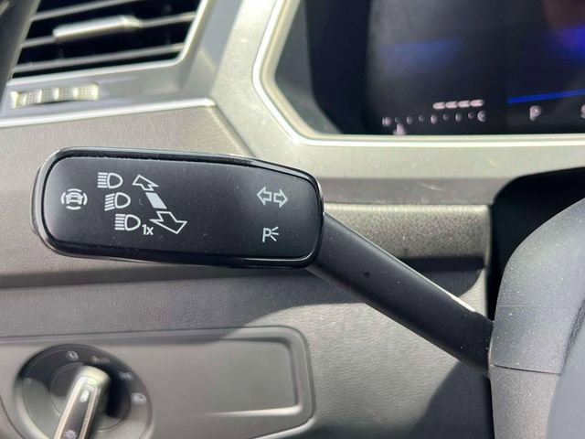 Used 2024 Volkswagen Tiguan SE FWD image 33