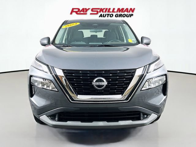 Used 2023 Nissan Rogue SV AWD/4WD image 2