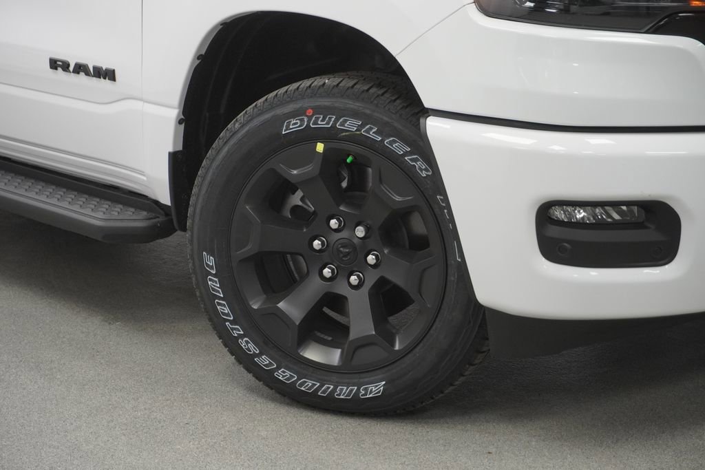 New 2026 RAM 1500 Express AWD/4WD image 4