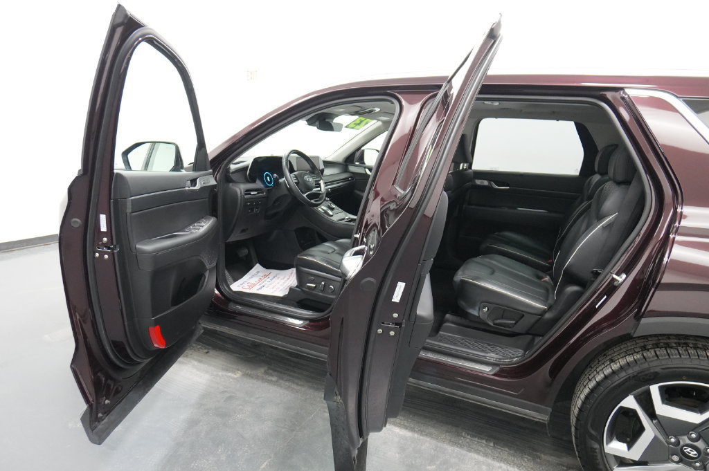 Used 2023 Hyundai Palisade Limited AWD/4WD image 26