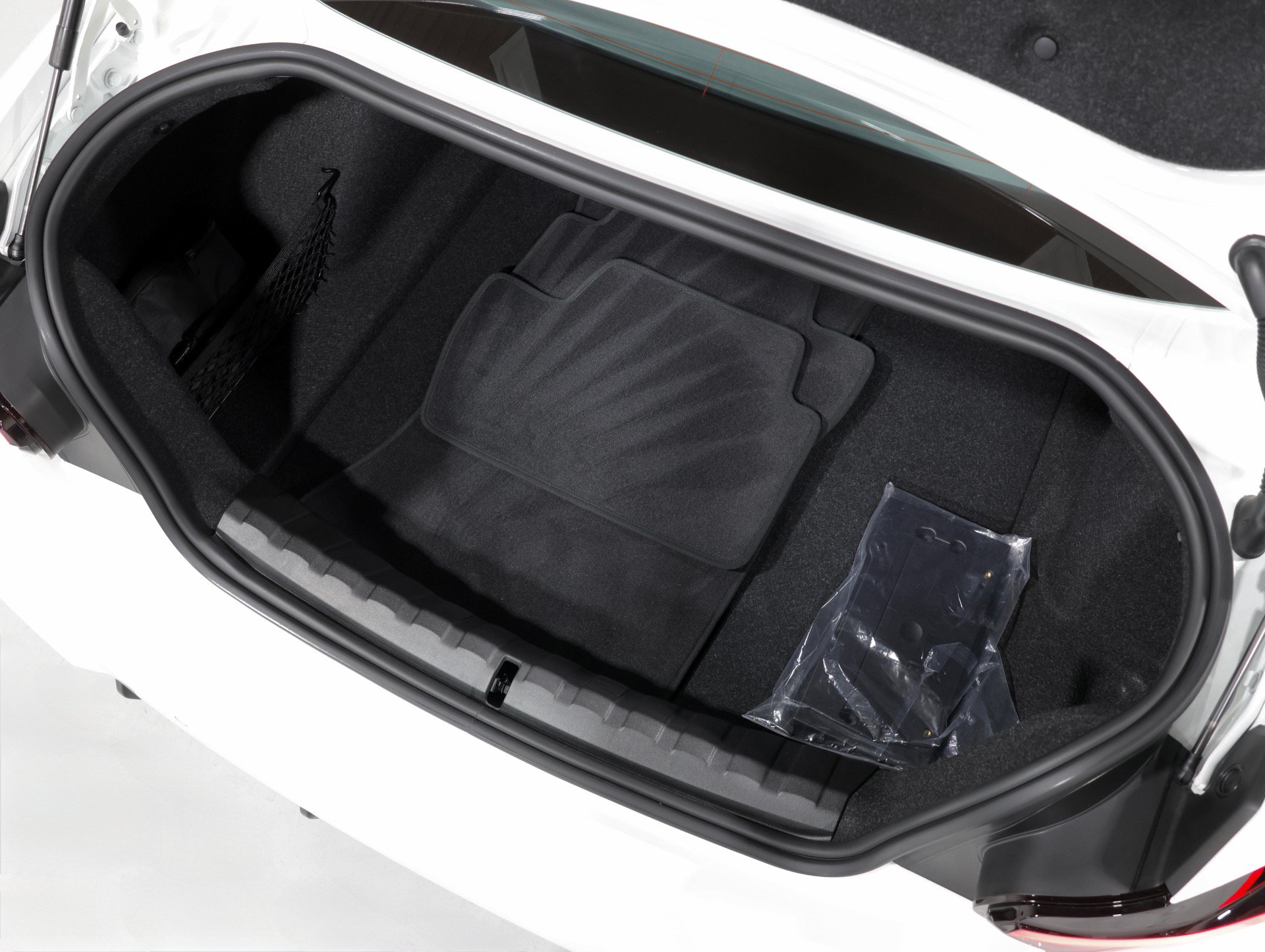 Used 2026 BMW M2 w/ Lighting Package RWD image 25