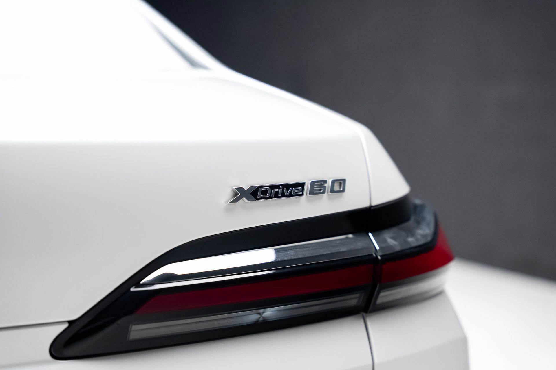 Used 2024 BMW i7 xDrive60 image 32