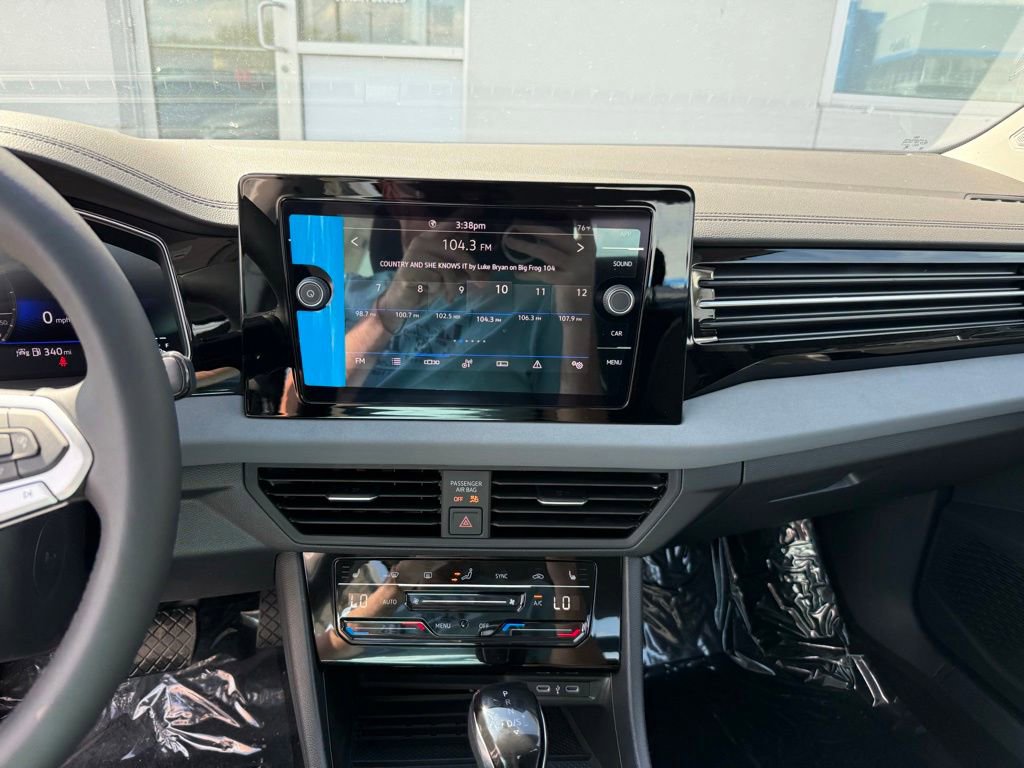 New 2026 Volkswagen Jetta SE FWD image 21