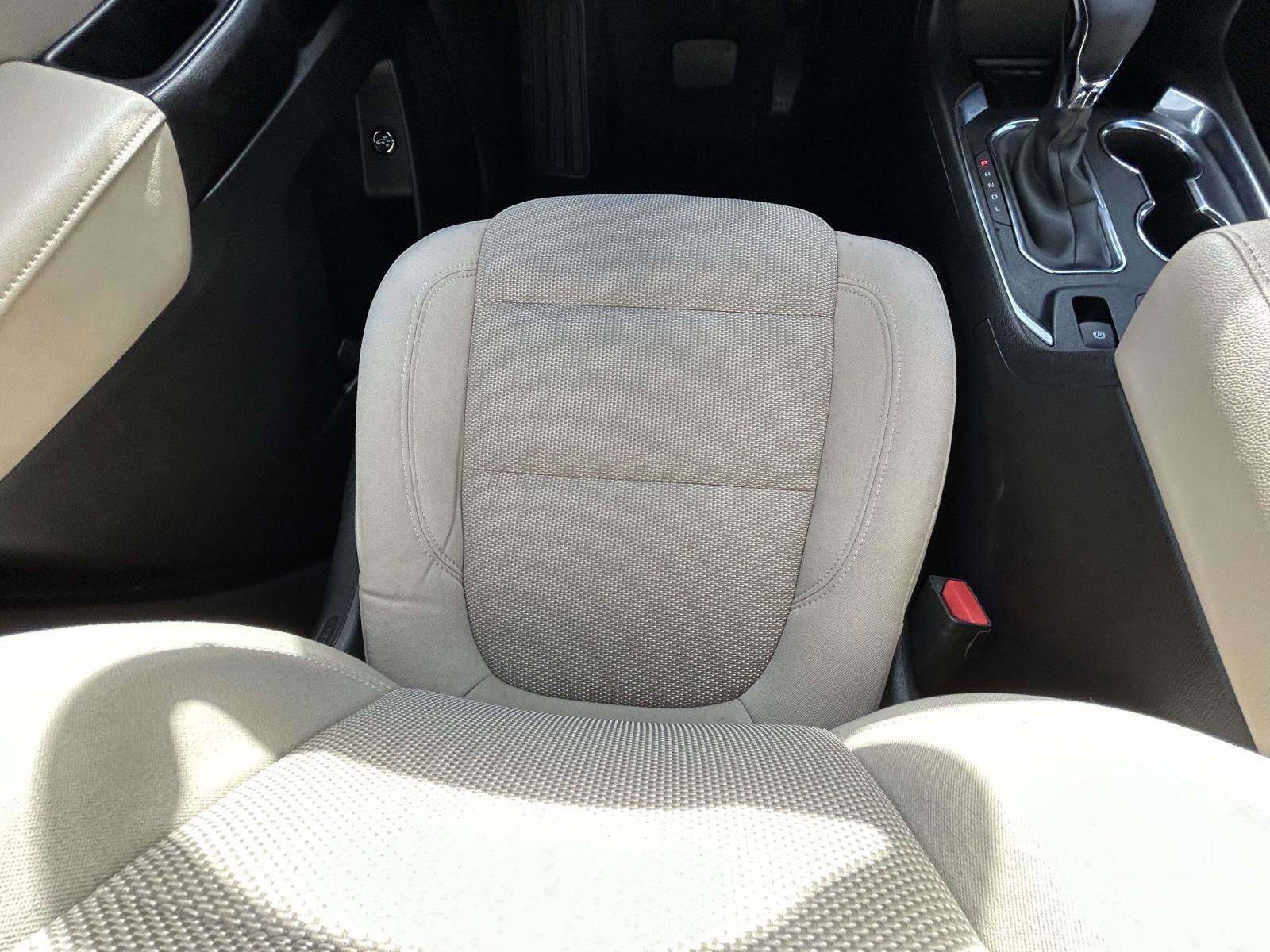 Used 2023 Chevrolet Traverse LT image 13