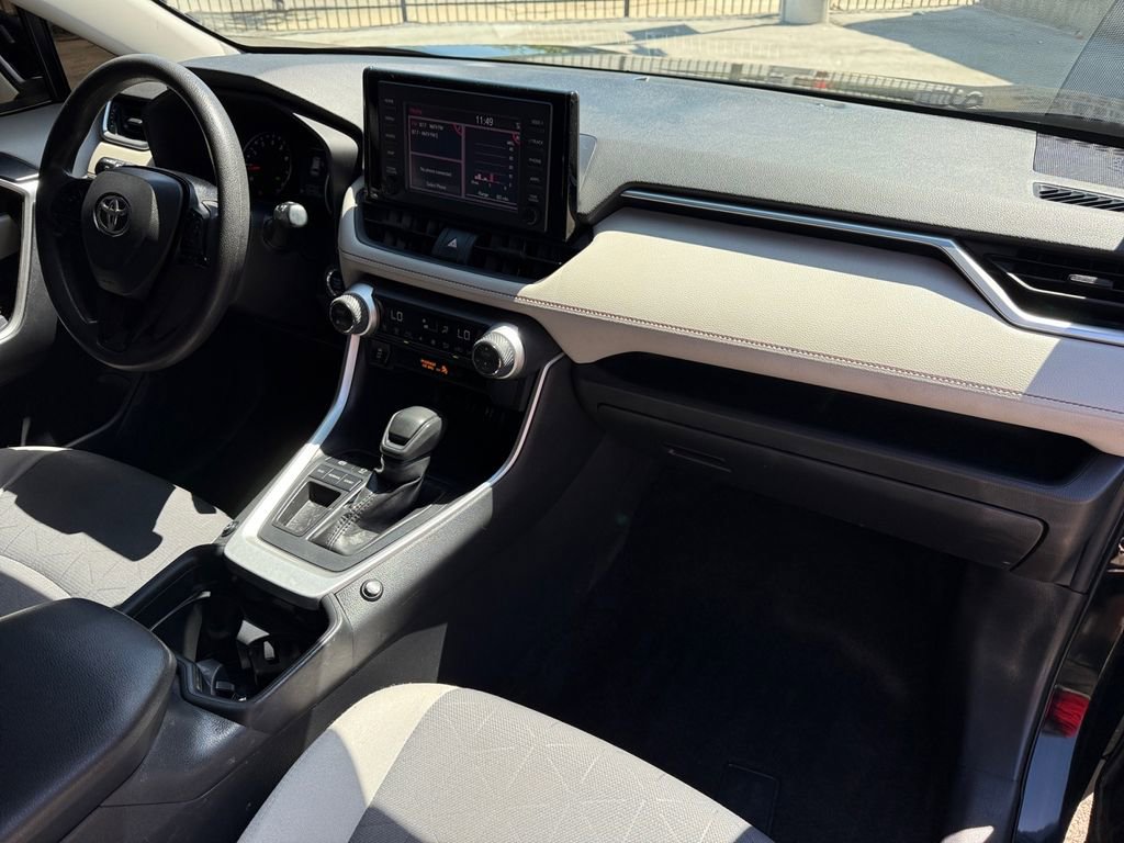Certified 2019 Toyota RAV4 XLE FWD image 17