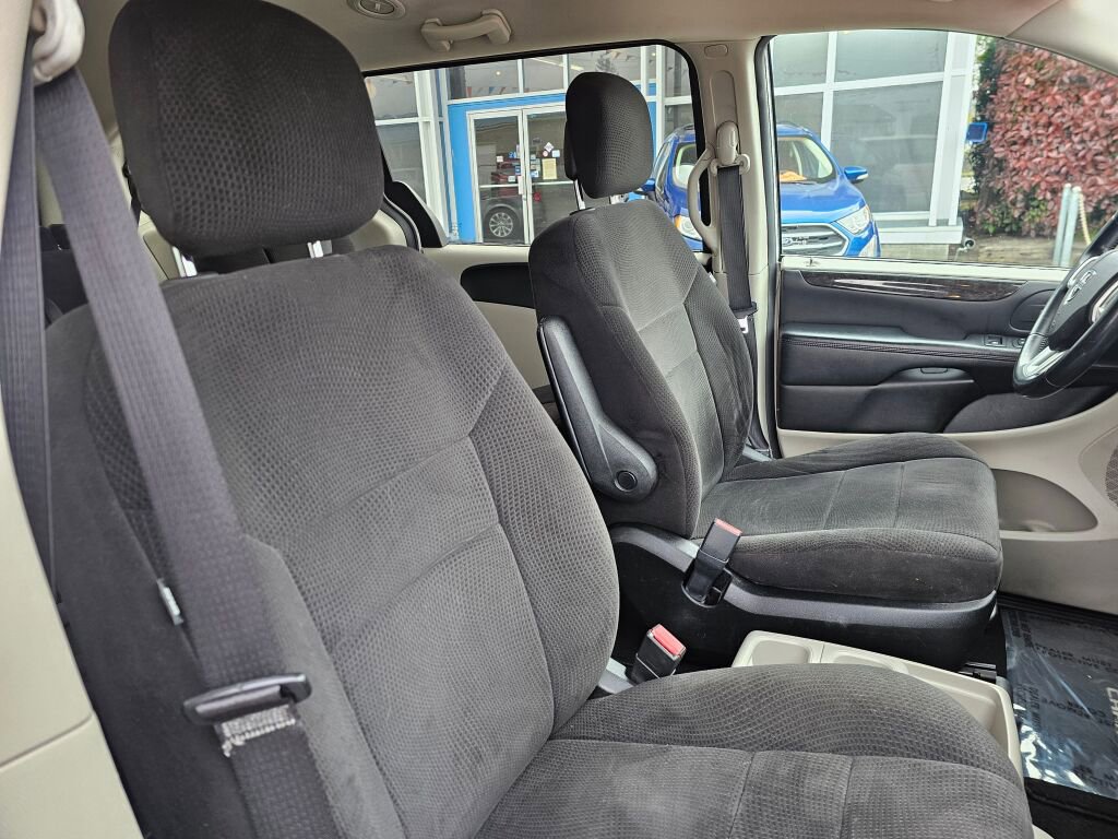 Used 2013 Dodge Grand Caravan SE FWD image 12