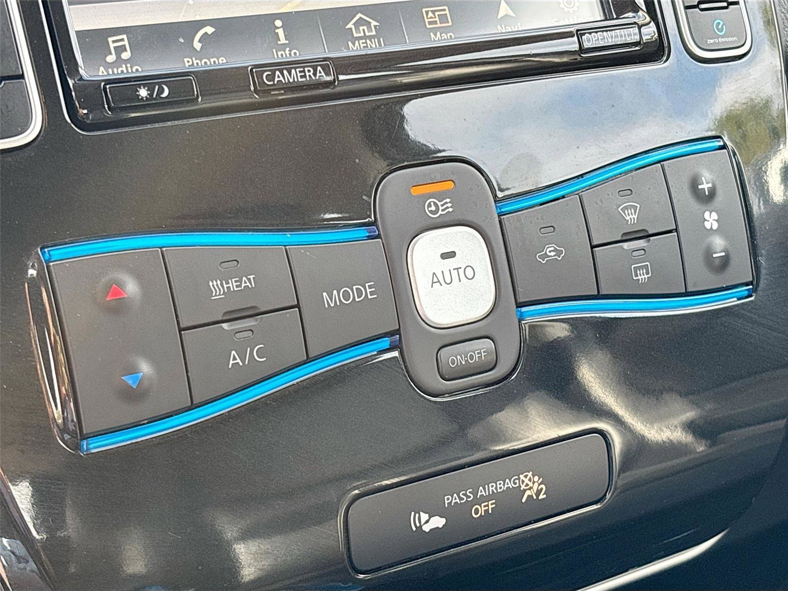 Used 2017 Nissan Leaf SL w/ Premium Package FWD image 16