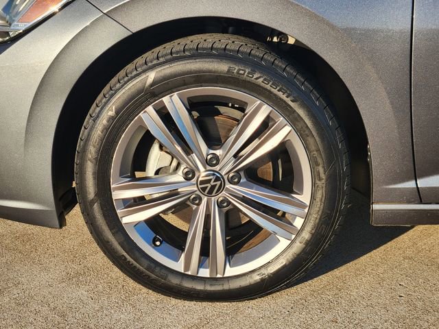 Used 2024 Volkswagen Jetta SE image 10