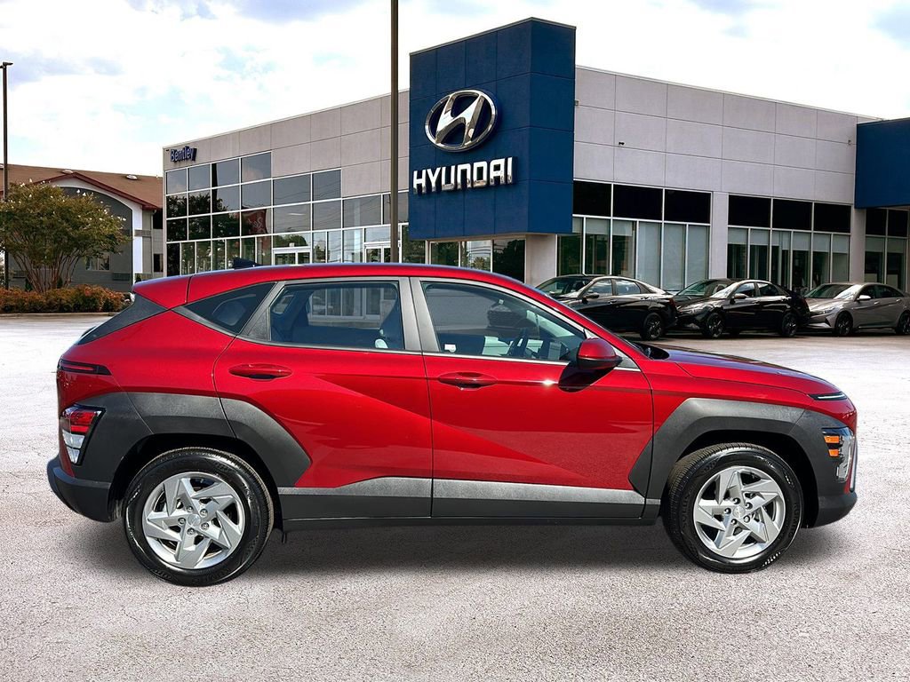 Certified 2024 Hyundai Kona SE image 3