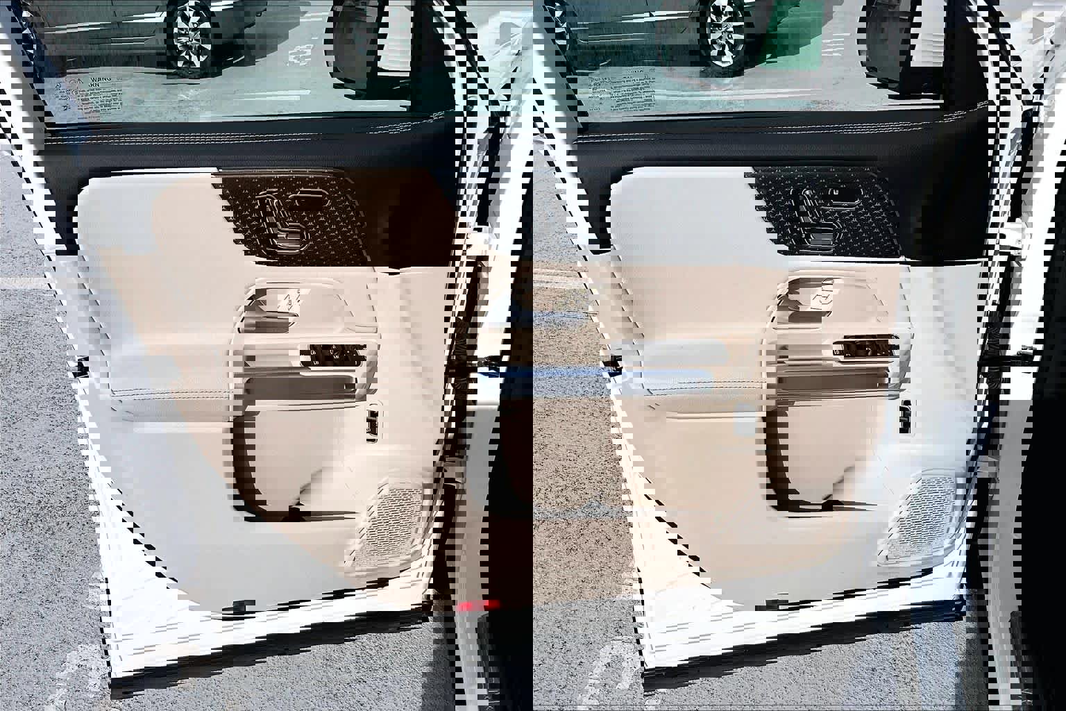 Used 2025 Mercedes-Benz GLB 250 image 21