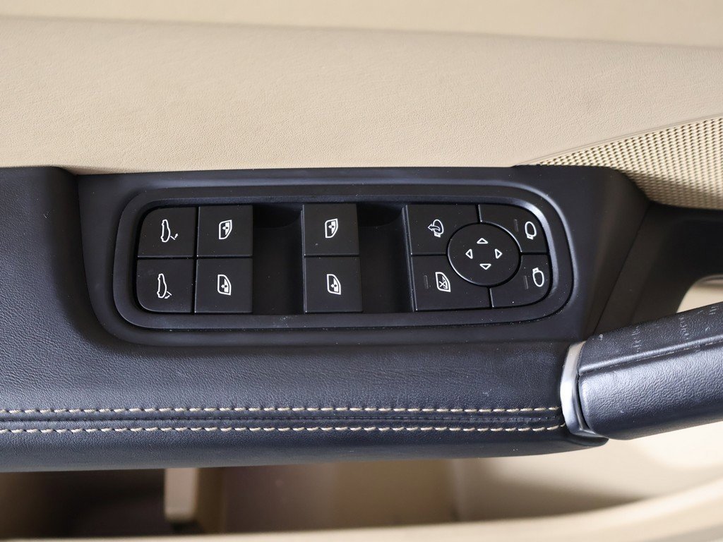 Used 2022 Porsche Cayenne GTS image 36