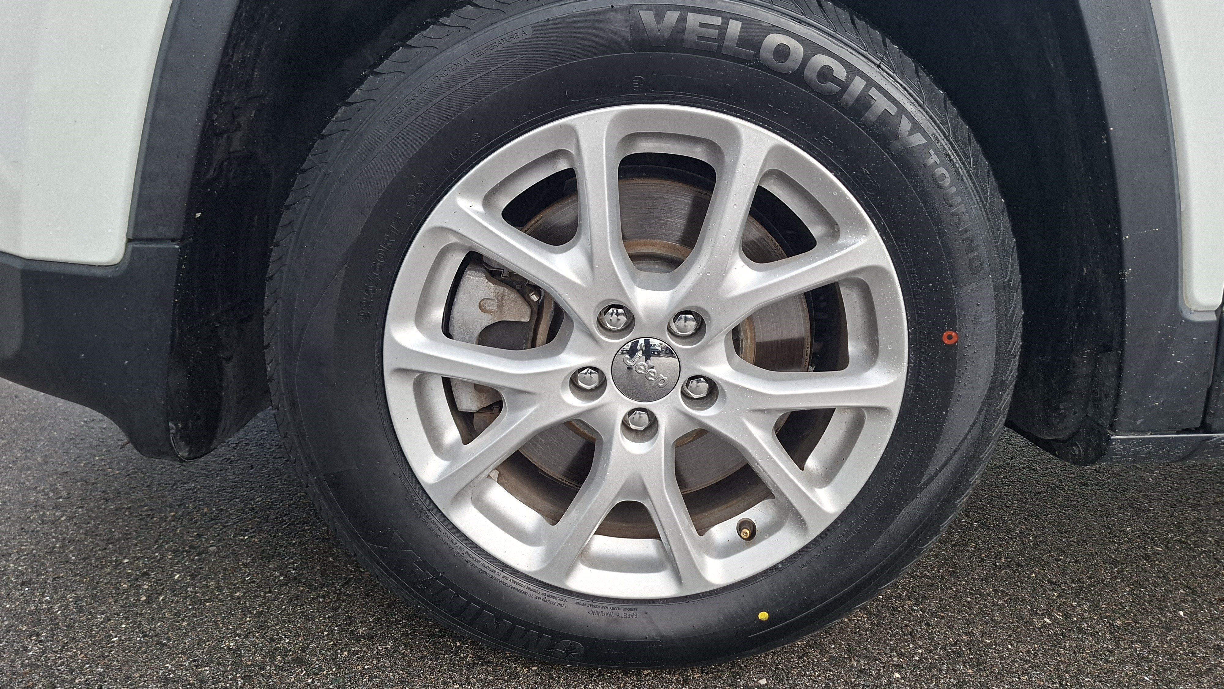 Used 2014 Jeep Cherokee Limited FWD image 25