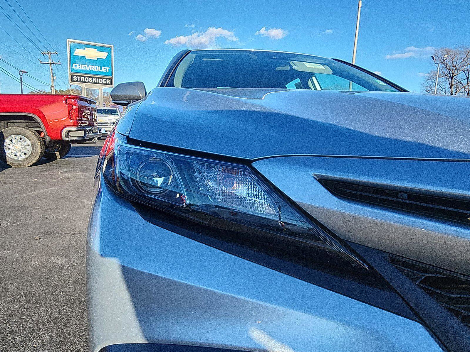 Used 2023 Toyota Camry SE image 12