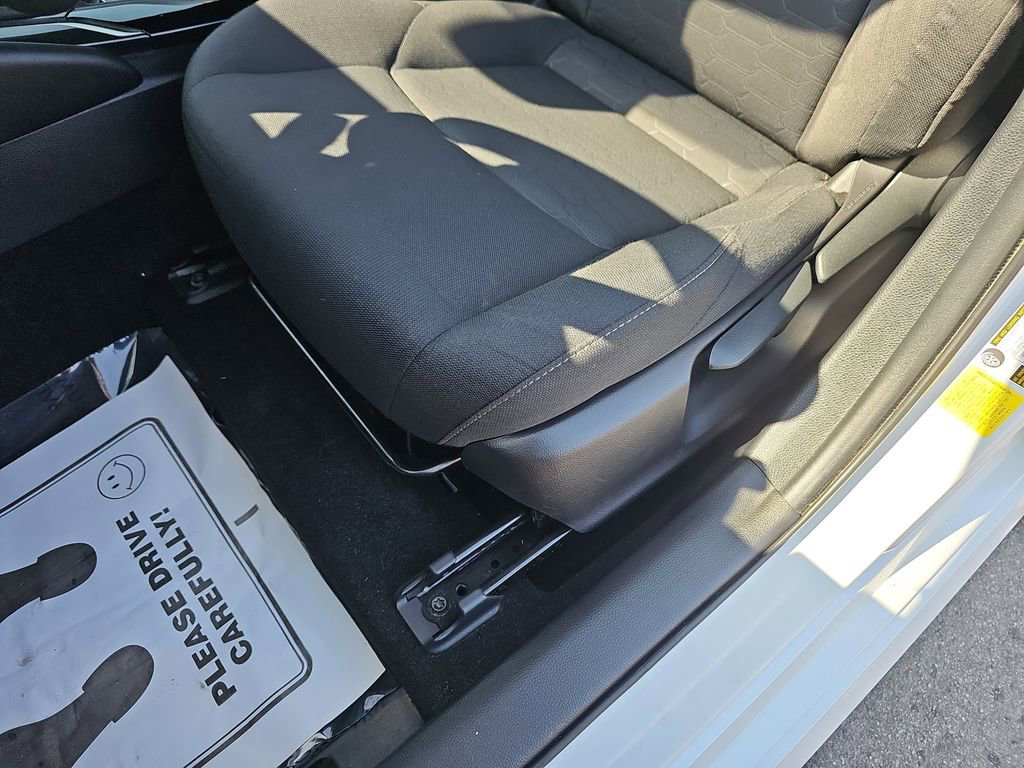 Used 2021 Toyota Corolla SE image 32